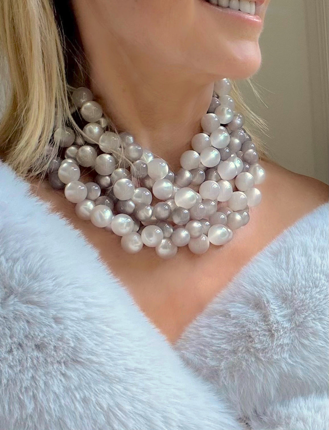 The Bubble Greige Necklace