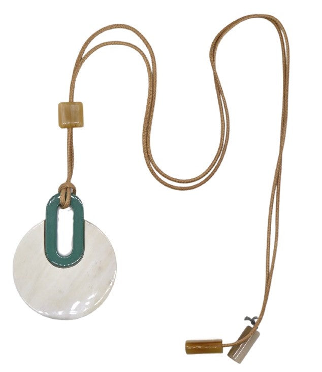 Handmade Hypoallergenic Oval Horn Pendant Necklace J18455 – jasmino